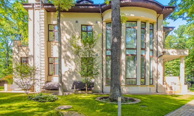 Продаж  будинку з басейном в Парк Хаусі | Toprealtor