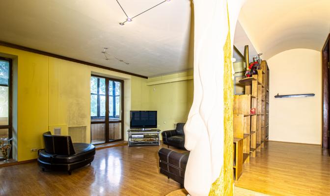 Продаж 4-кімнатної квартири в центрі міста | Toprealtor