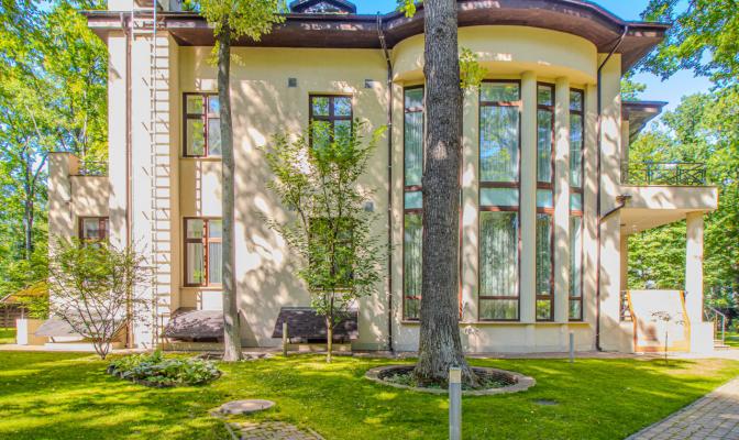 Продаж  будинку з басейном в Парк Хаусі | Toprealtor