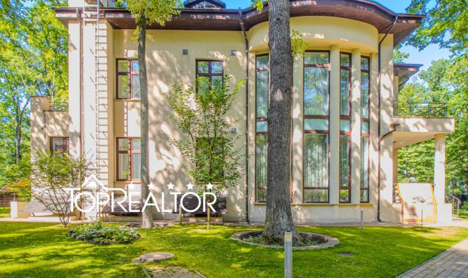 Продаж  будинку з басейном в Парк Хаусі | Toprealtor