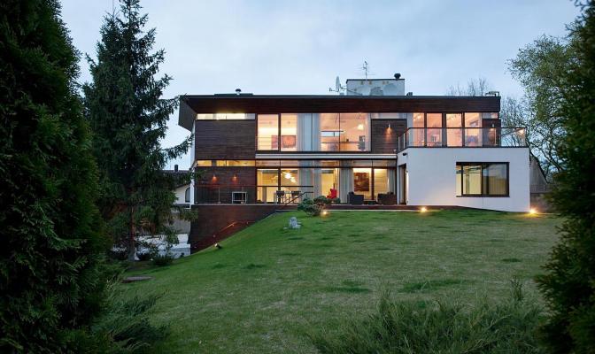 Продам 2-поверх. котедж на Сокільниках в стилі мінімалізм | Toprealtor