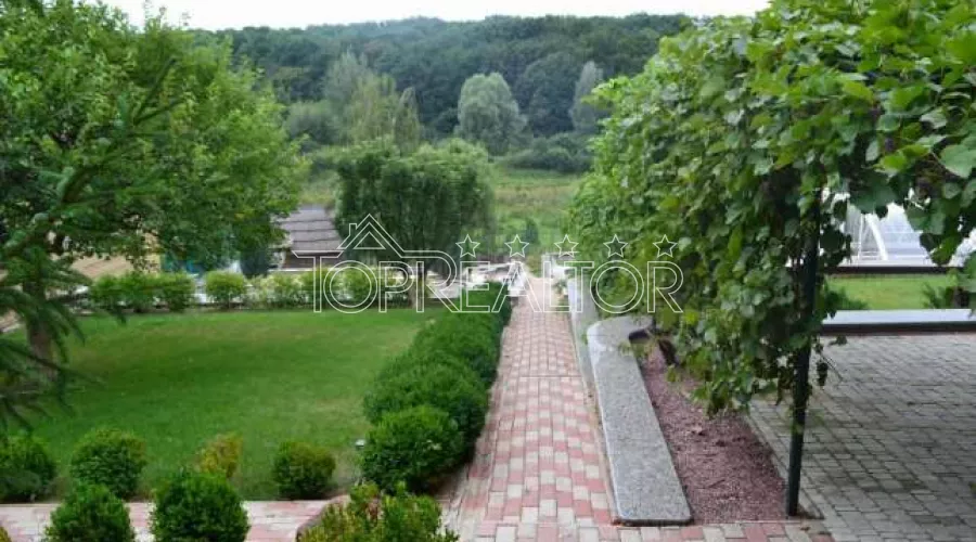 Продам 2 будинки на одній ділянці у Високому | Toprealtor