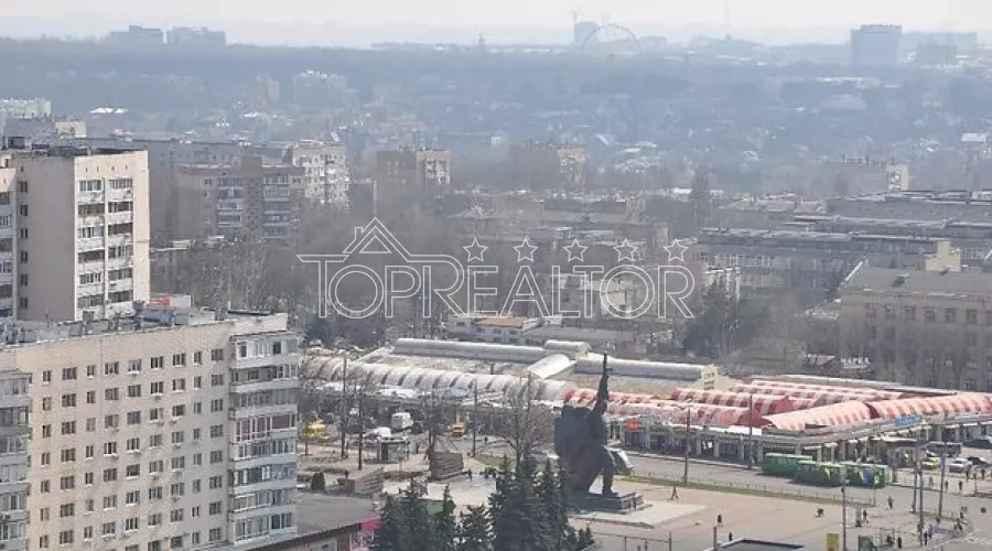 Продам 3 кімнатну квартиру в ЖК Світлий | Toprealtor