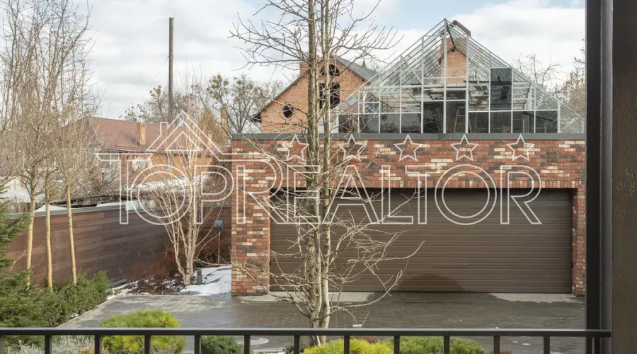 Коттедж на Шатиловке с новым ремонтом | Toprealtor