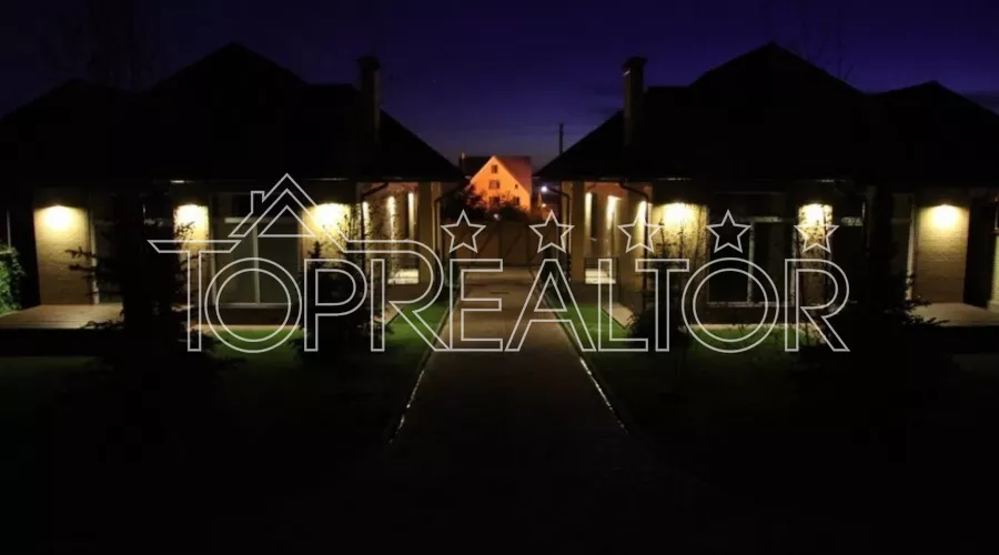 Продам будинок на Флоринці, всього 4 будинки на одній ділянці | Toprealtor