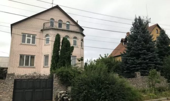 Продам двоповерховий будинок в котеджному селищі на Флоринці-1 | Toprealtor