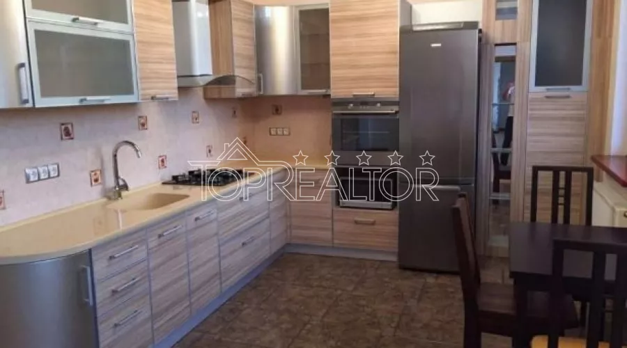 Продам 4-кімнатну квартиру в елітному будинку на вул. Чернишевській 31 А | Toprealtor