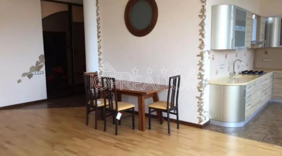 Продам 4-кімнатну квартиру в елітному будинку на вул. Чернишевській 31 А | Toprealtor