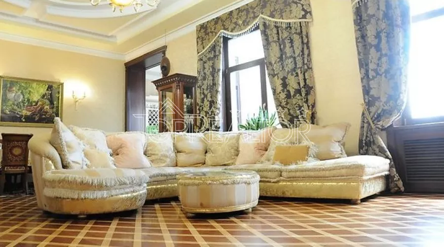 Продам дворівневу 6-кімнатну квартиру в центрі міста | Toprealtor