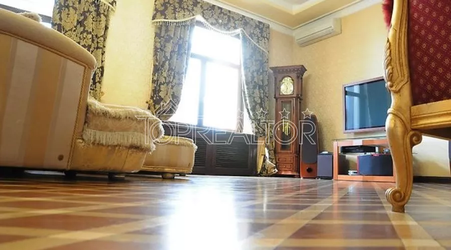 Продам дворівневу 6-кімнатну квартиру в центрі міста | Toprealtor