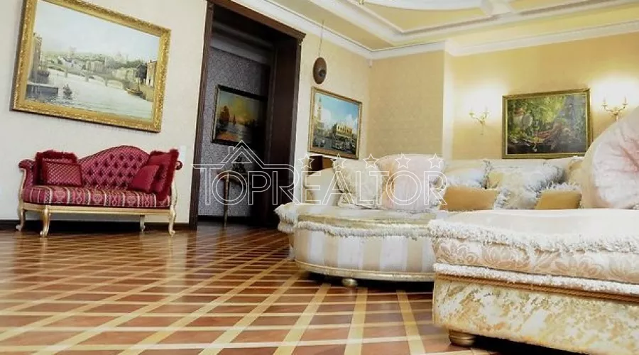 Продам дворівневу 6-кімнатну квартиру в центрі міста | Toprealtor