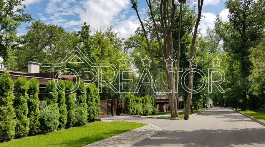 Продам ділянку 1 га в закритому охоронюваному котеджному селищі Парк-Хаус | Toprealtor