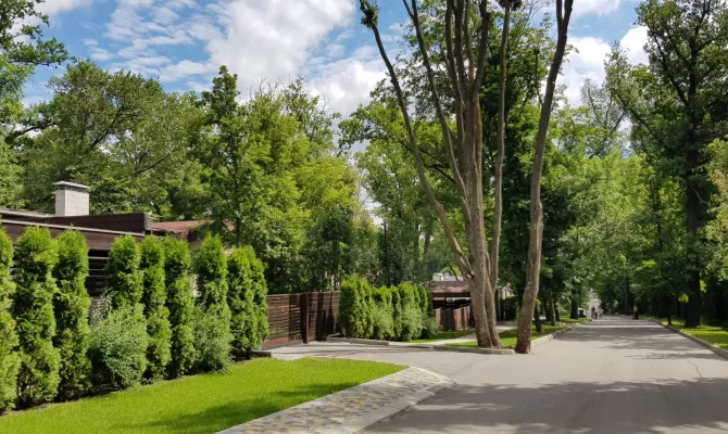 Продам ділянку 1 га в закритому охоронюваному котеджному селищі Парк-Хаус | Toprealtor