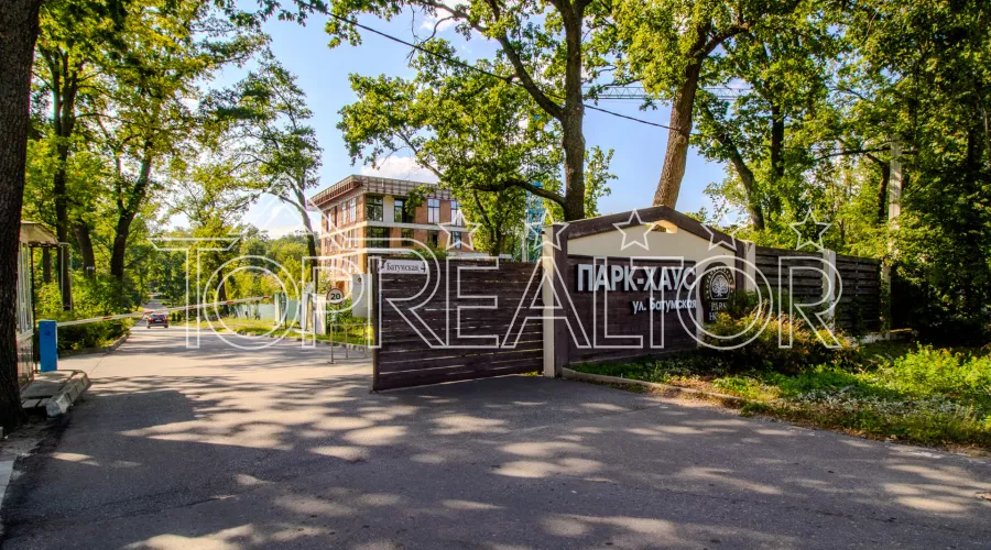 Продам ділянку 1 га в закритому охоронюваному котеджному селищі Парк-Хаус | Toprealtor