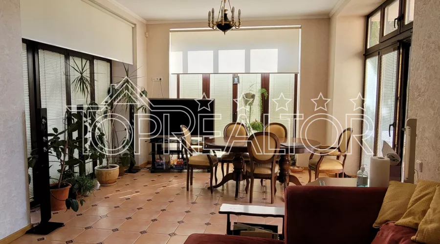 Продам 3-поверховий котедж на Сокольниках | Toprealtor