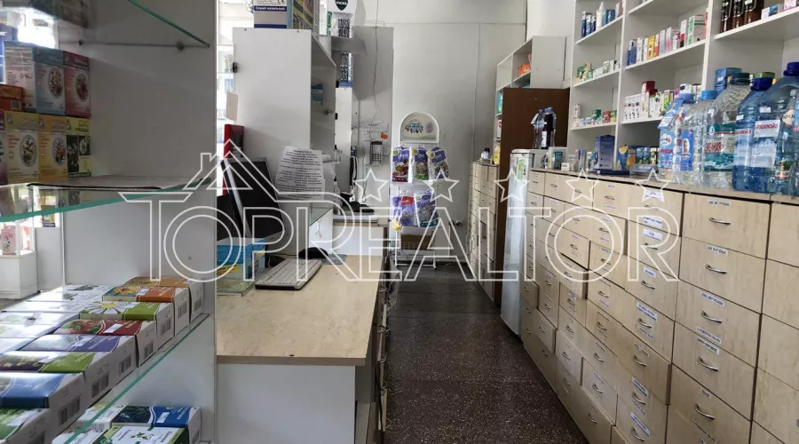 Просторе приміщення з виходом на червону лінію Полтавський Шлях | Toprealtor