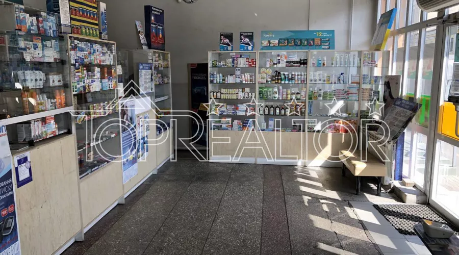 Просторе приміщення з виходом на червону лінію Полтавський Шлях | Toprealtor