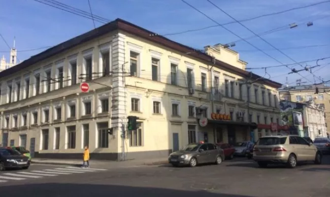 Будівля по вулиці Кооперативна | Toprealtor