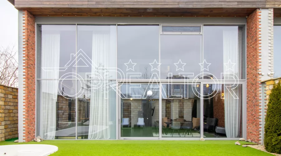 Продам будинок-дуплекс з ремонтом по просп. Науки | Toprealtor