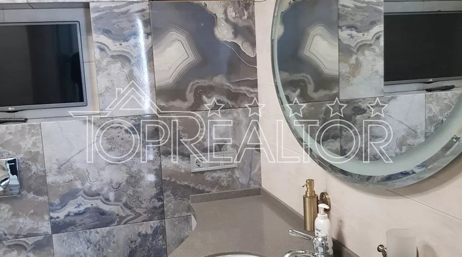 Продам 3 кімнатну квартиру в ЖК Ультра | Toprealtor