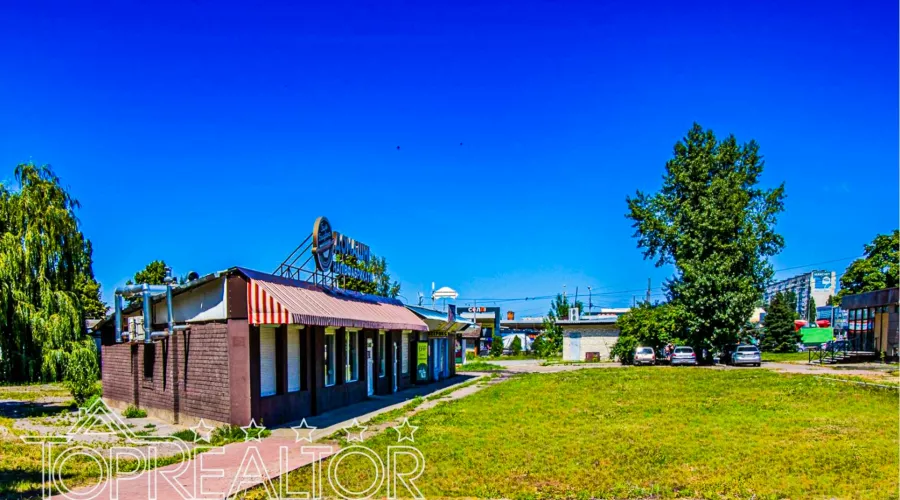 Магазини 61,  66,2  та 70 кв.м. у новому торговому комплексі поруч із метро Героїв Праці | Toprealtor