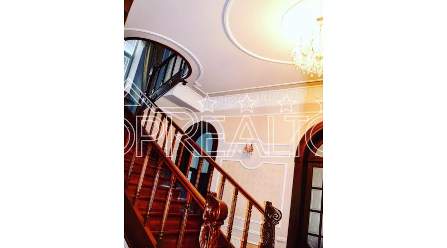 Продам класичний будинок в котеджному селищі на Робесп'єра | Toprealtor