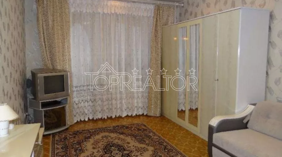 Продам 4 кімнатну квартиру в будинку зі шпилем на пл.Конституції | Toprealtor