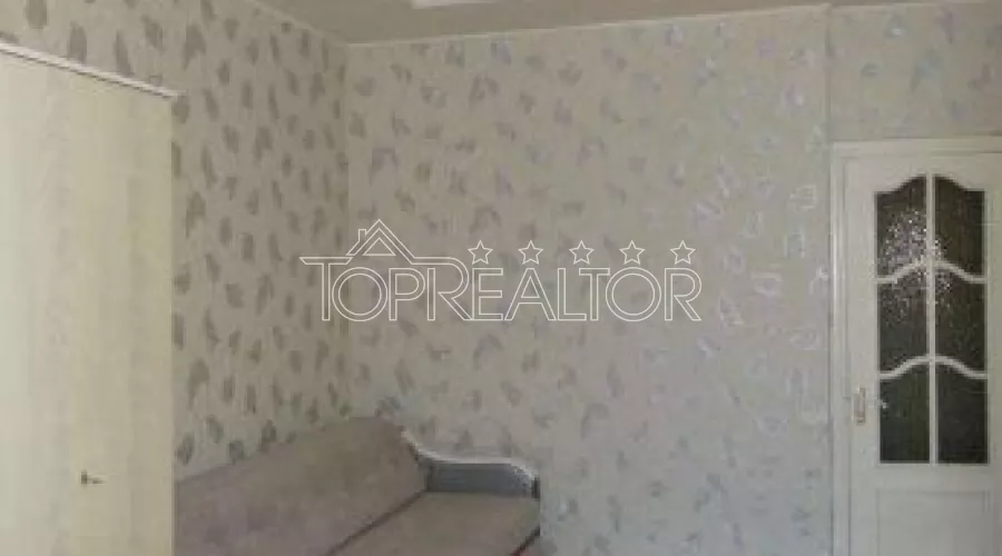 Продам 4 кімнатну квартиру в будинку зі шпилем на пл.Конституції | Toprealtor