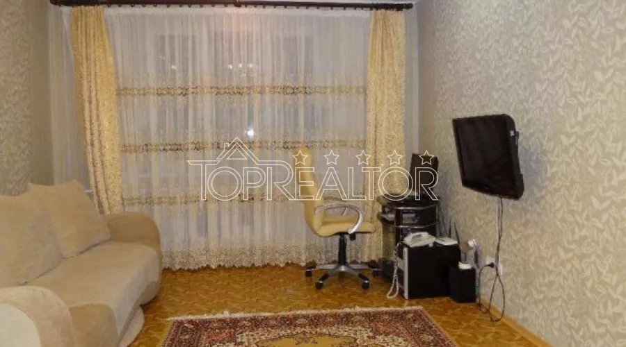 Продам 4 кімнатну квартиру в будинку зі шпилем на пл.Конституції | Toprealtor