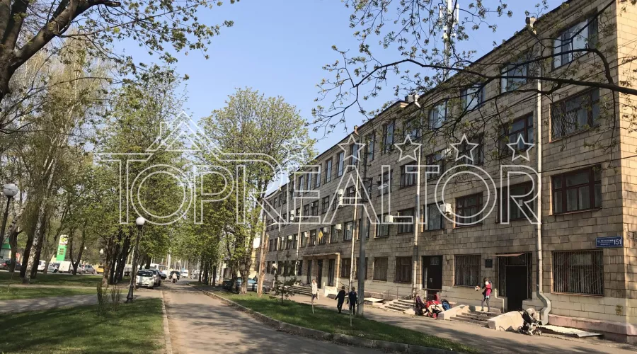 Продам 4-поверхову будівлю по вулиці Московський проспект | Toprealtor