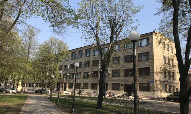 Продам 4-поверхову будівлю по вулиці Московський проспект | Toprealtor