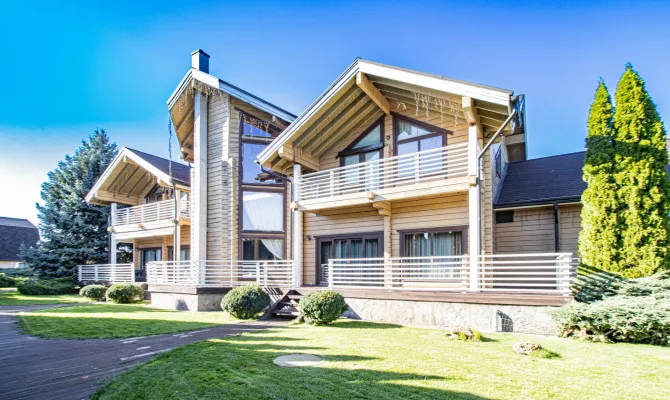 Продам фешенебельну садибу з пляжем на березі Безлюдівського водосховища | Toprealtor