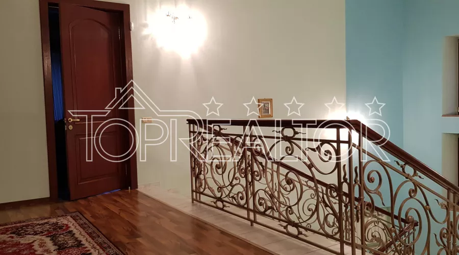 Дом с бассейном на Шатиловке | Toprealtor