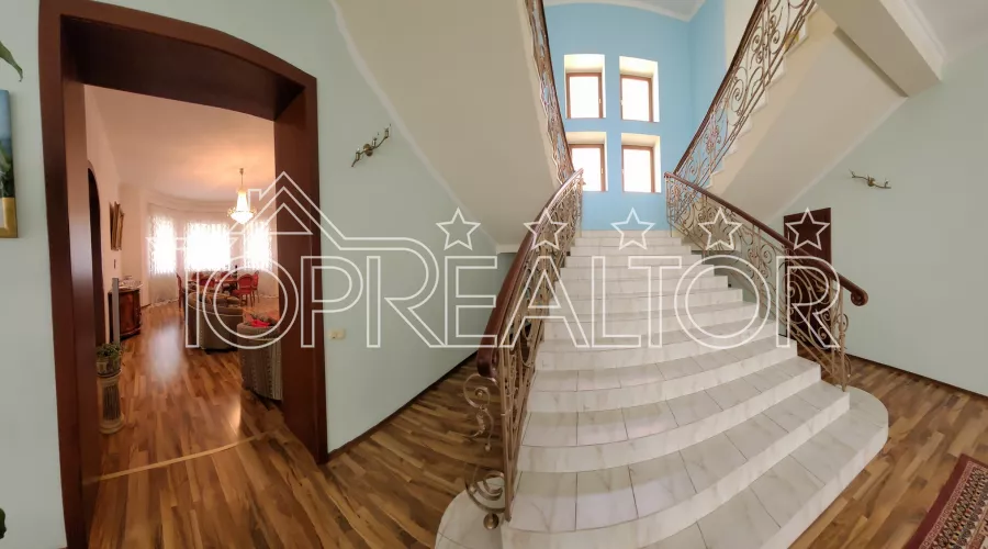 Будинок з басейном на Шатилівці | Toprealtor