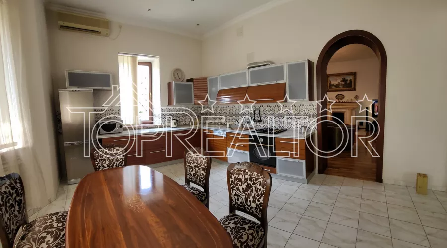 Будинок з басейном на Шатилівці | Toprealtor