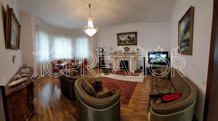 Будинок з басейном на Шатилівці | Toprealtor