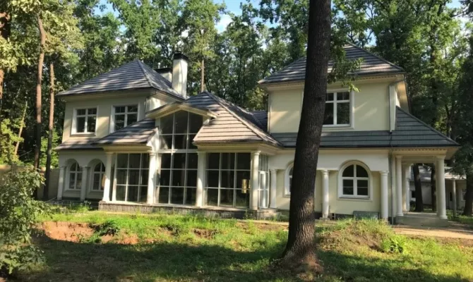 Продам двоповерховий будинок у лісопарку | Toprealtor