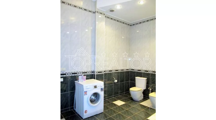 3-кімнатна квартира в красивому особняку на вул.Дарвіна | Toprealtor