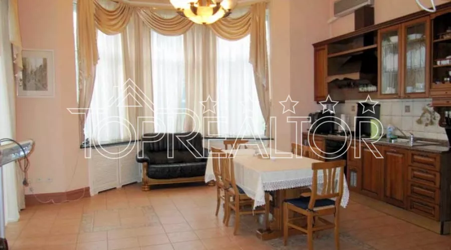 3-кімнатна квартира в красивому особняку на вул.Дарвіна | Toprealtor