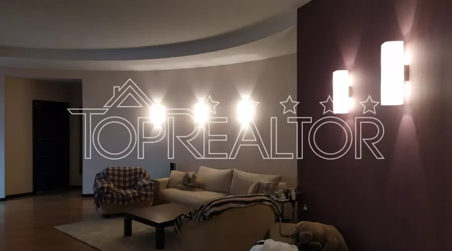 Продам простору 4 кімнатну квартиру в центрі міста на вул. Дарвіна | Toprealtor