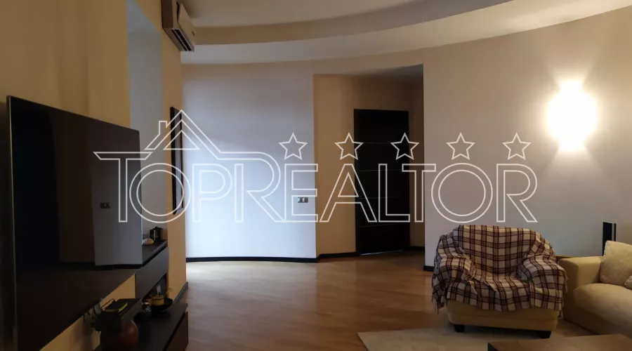 Продам простору 4 кімнатну квартиру в центрі міста на вул. Дарвіна | Toprealtor