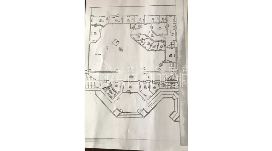 Продам 2-поверхову будівлю на Гімназійній набережній | Toprealtor