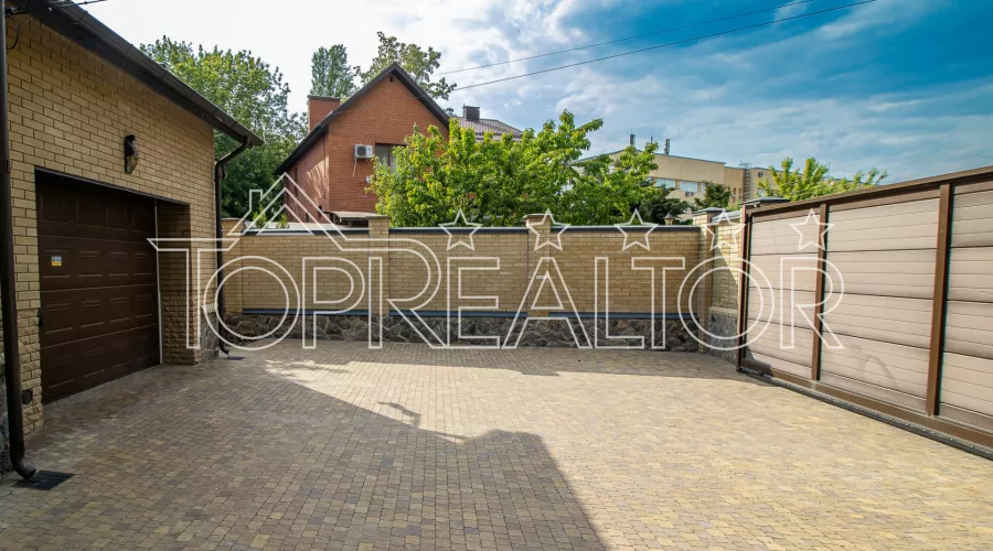 Продам сучасний котедж в р-ні М. Студентська | Toprealtor