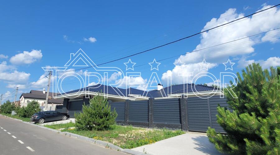 Продам современный 1-этажный дом в коттеджном посёлке Флоринка-1 | Toprealtor