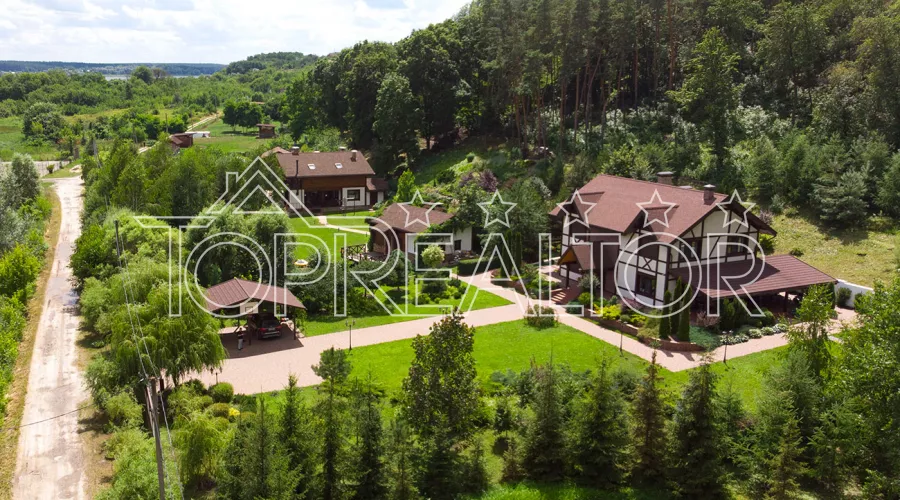 Маєток на Верхньому Салтові з виходом на Печенізьке водосховище | Toprealtor