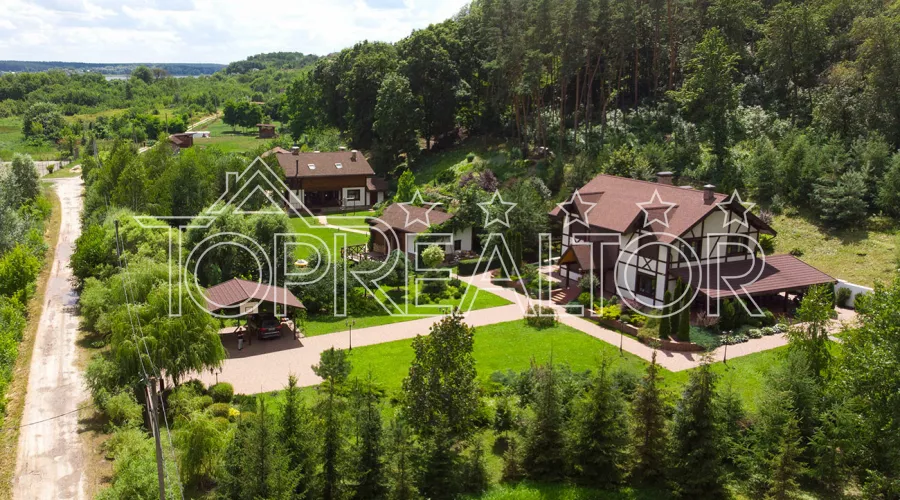 Маєток на Верхньому Салтові з виходом на Печенізьке водосховище | Toprealtor