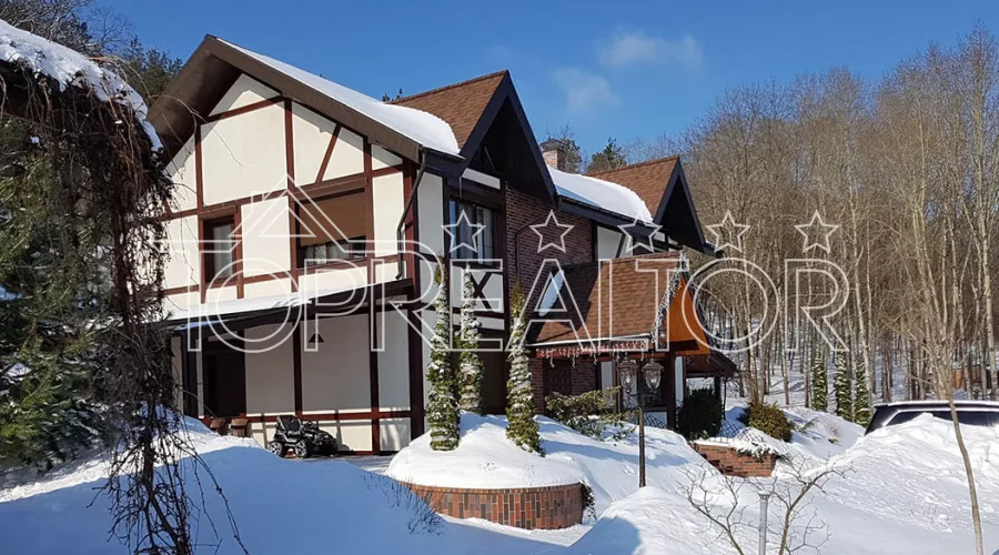 Маєток на Верхньому Салтові з виходом на Печенізьке водосховище | Toprealtor