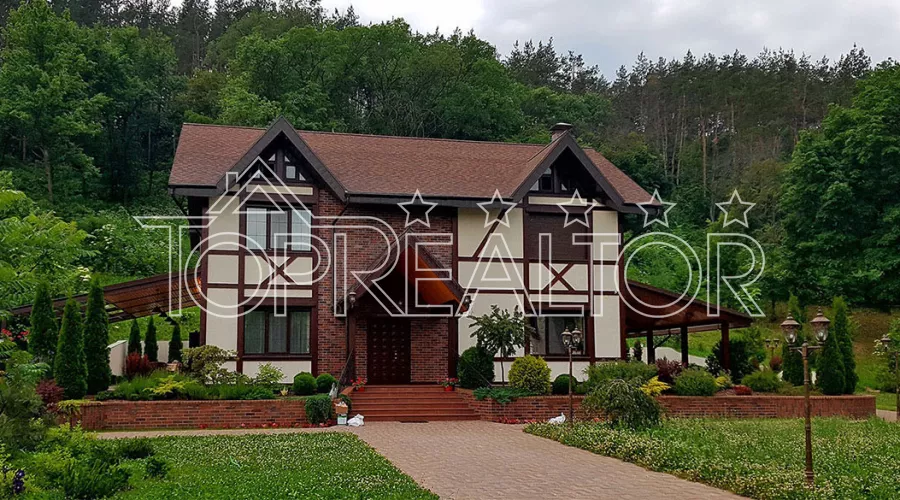 Маєток на Верхньому Салтові з виходом на Печенізьке водосховище | Toprealtor