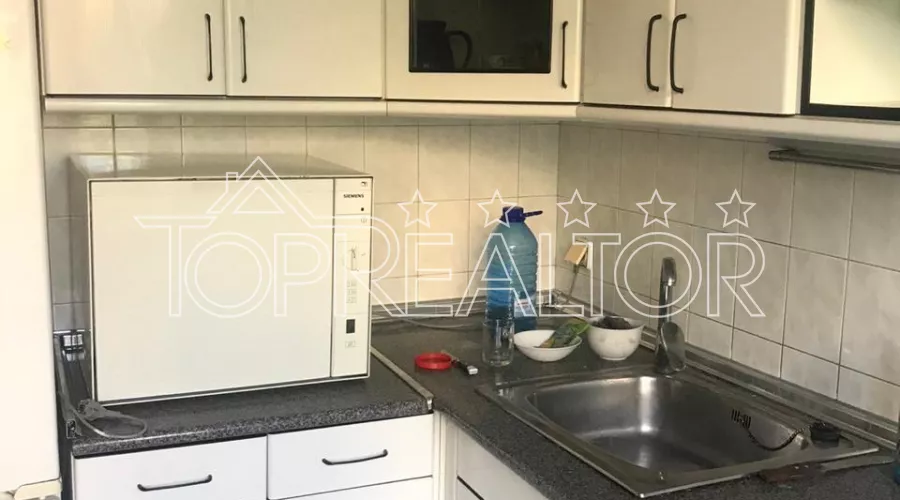 Продам 3 кімнатну квартиру в центрі, вул. Єсеніна | Toprealtor