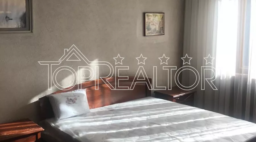 Продам 3 кімнатну квартиру в центрі, вул. Єсеніна | Toprealtor